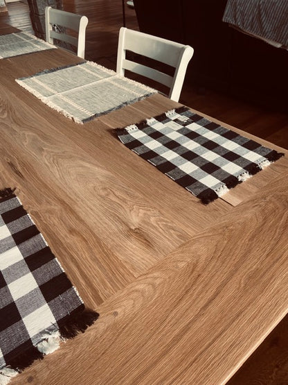 The Anne Table